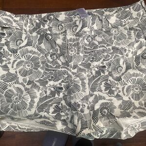 Old Navy Black and White Floral Women Shorts